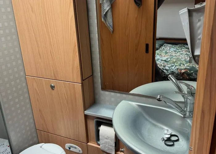 Car Du Bonheur Parque de Campismo *